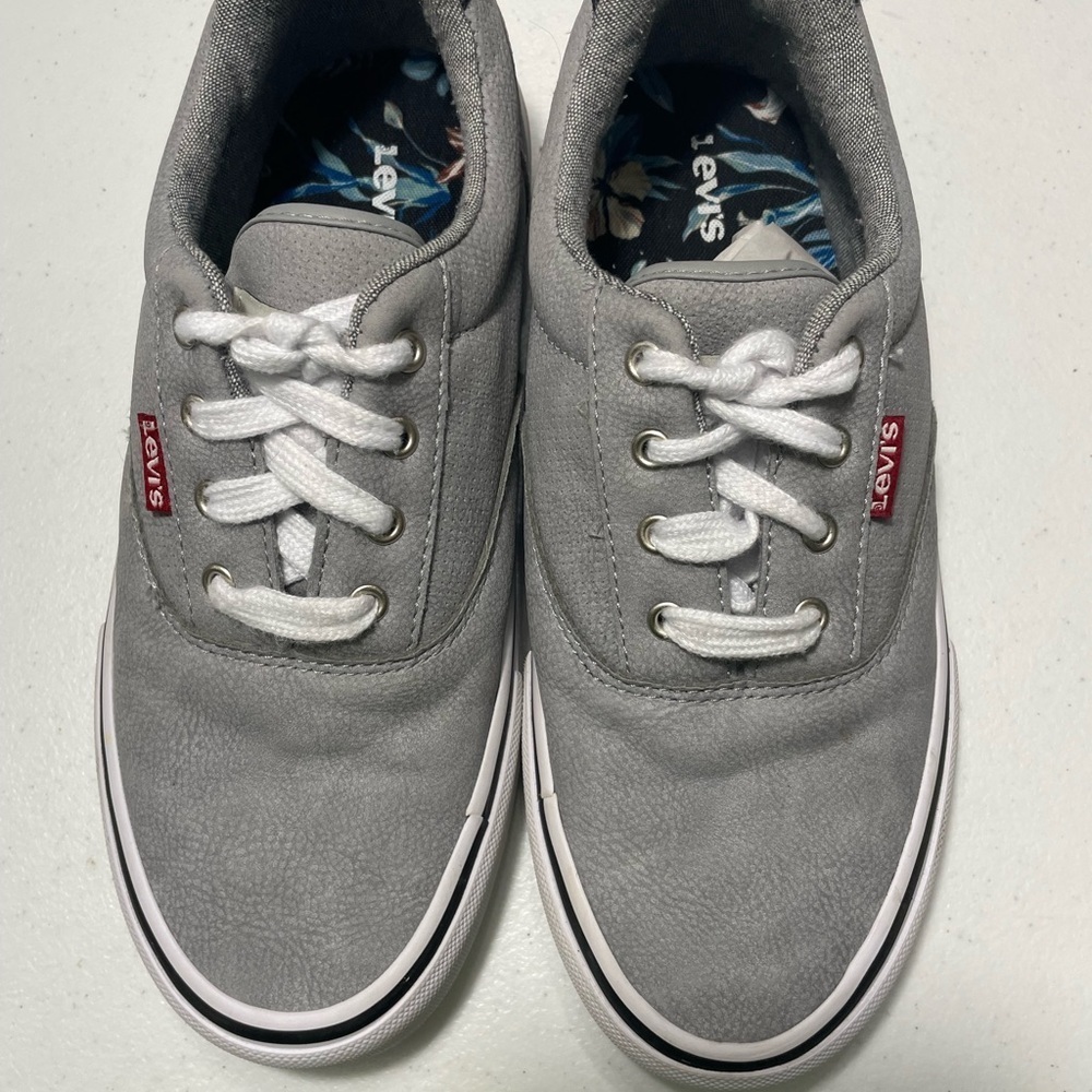Levi's Kids Gray Sneakers with White Laces SB-